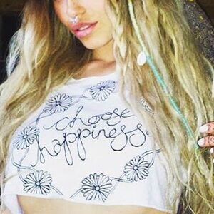 Keep it Bright "Choose Happiness" - Celeb Fave Graphic T-Shirt w Floral Design